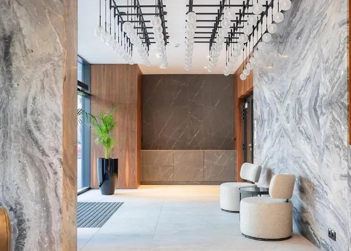 Liberty Square Deluxe Apartment *